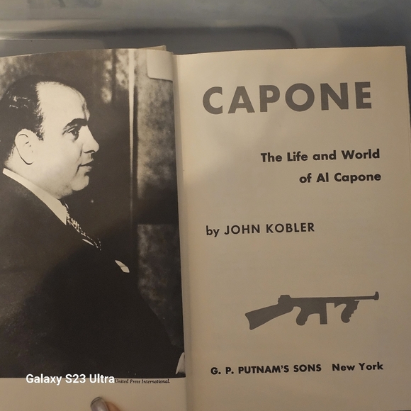 Book Capone: The Life and World of Al Capone by Kobler, John - Picture 4 of 4